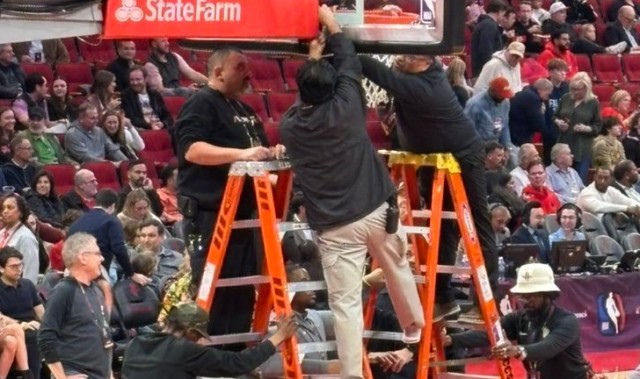 世界杯官网app下载最新版-逆转！火箭击溃马刺，谢泼德扛大旗，申京20+13+9，文班亚马低迷