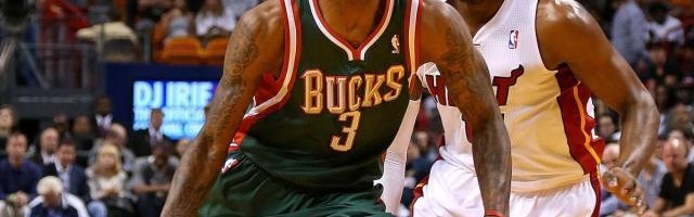 世界杯客户端更新下载-“雄鹿6场晋级”！从丑角到47年来首次总决赛之旅