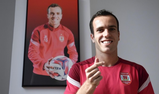 世界杯客户端更新下载-球迷建议国安队尽快给郑图罗找好新东家！希望他能爆发，引发热议