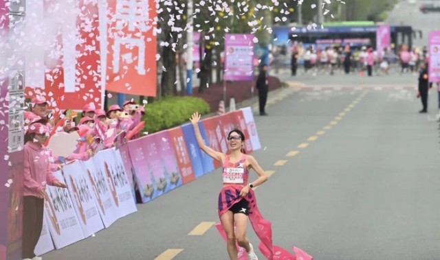 世界杯手机观看平台-从“最快女护士”到全职跑者：连拿两冠后，张水华的马拉松商业天花板在哪儿？|奖金|红星新闻|抚远市|柳州市|广西壮族自治区_新浪新闻